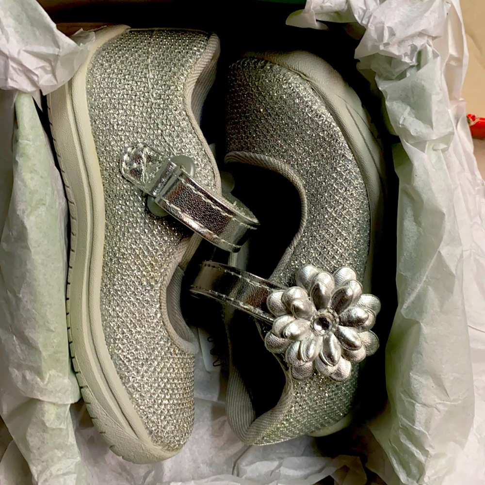 Stride rite silver shoes toddler size 5, brand new